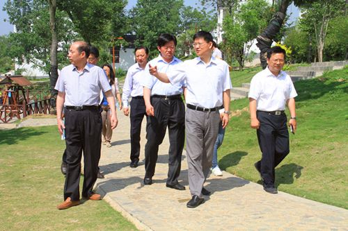 李亞平廳長(zhǎng)赴江寧區(qū)水利局調(diào)研指導(dǎo)教育實(shí)踐活動(dòng) 李亞平廳長(zhǎng)赴江寧區(qū)水利局調(diào)研指導(dǎo)教育實(shí)踐活動(dòng)